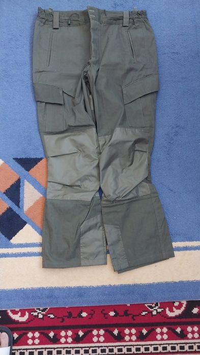 Продам костюм новый