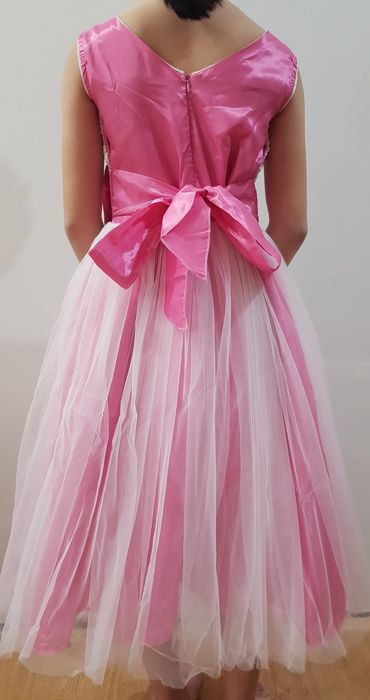 Продаю бальные платья