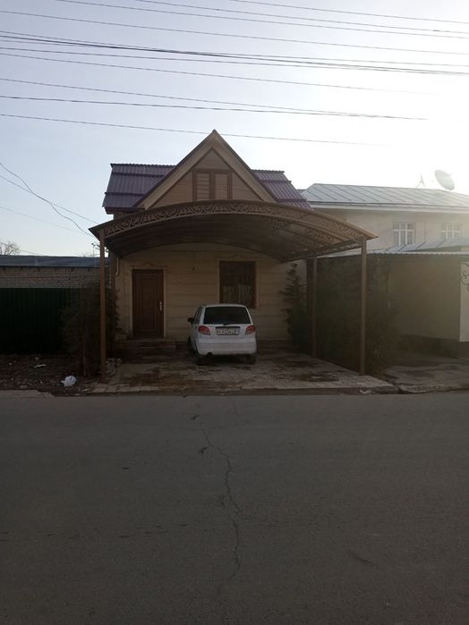 67.800.$Uy sotiladi Mirobot  tumanida kotta yolgacham 50 metir