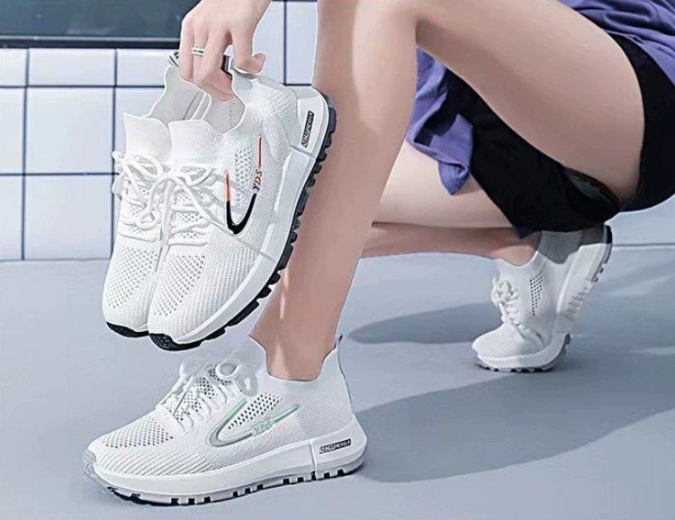 Кроссовки китайские