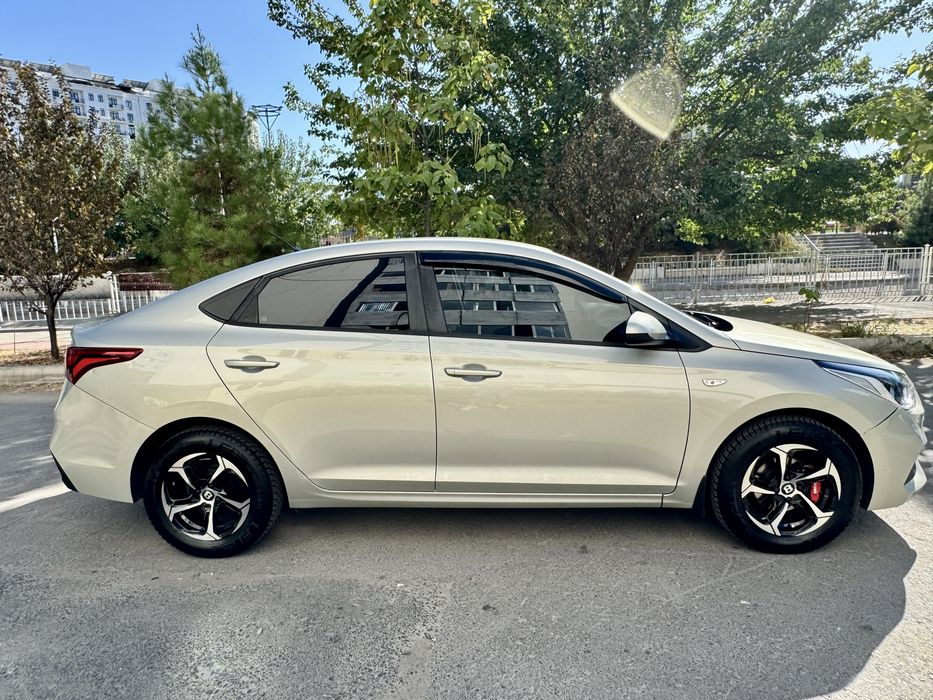 Hyundai Accent 2020/1,6/full/автомат