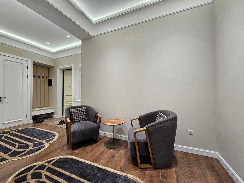 Жк Казахстан-Сдается новая квартира в злитном комплексе!