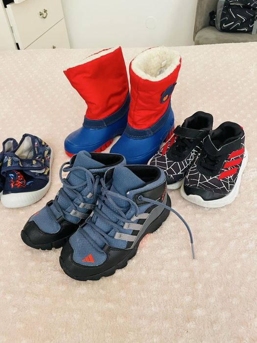 Маратонки, боти и пантофи детски общо всичко за 30лв