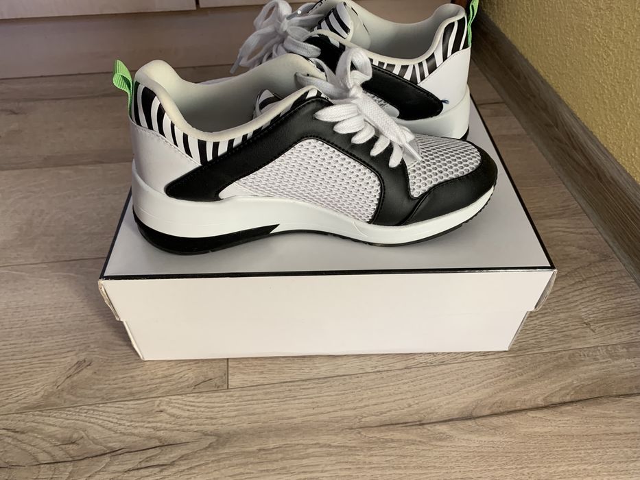 Маратонки GUESS size uk6 eu39