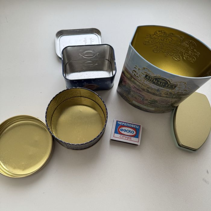 Продам жестяные банки, контейнеры