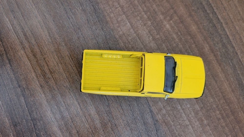 Vand macheta auto 1/43 Dacia 1304 Pick Up de la Deagostini