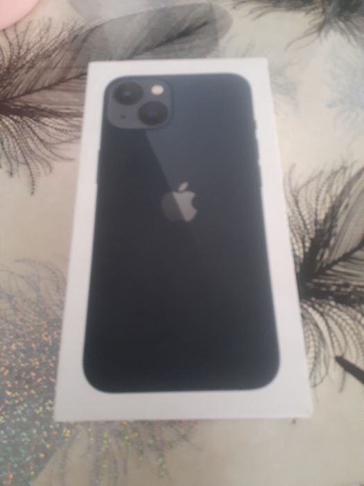 Коробка от Iphone 13