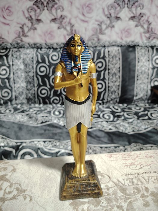Продается статуэтка древнеегипетского бога гор