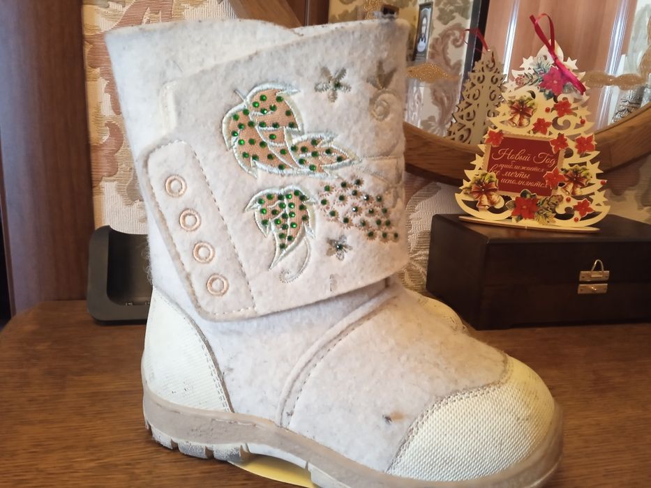 Продам валенки  для девочки