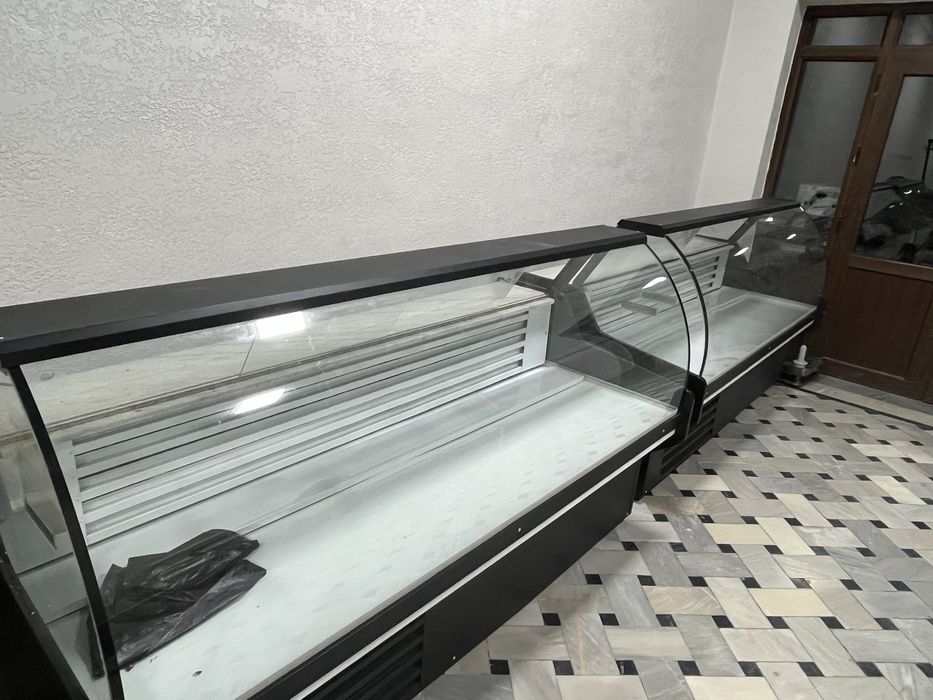 Новый витриный холодильники