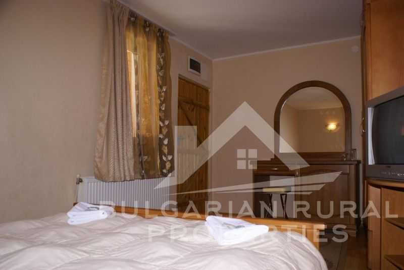 Продава се Хотел в с. Осеновлаг, Област София-област - 1200 кв.м за 375 €/кв.м - Снимка #13