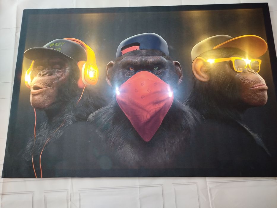 Уникални светещи картини може и по поръчка