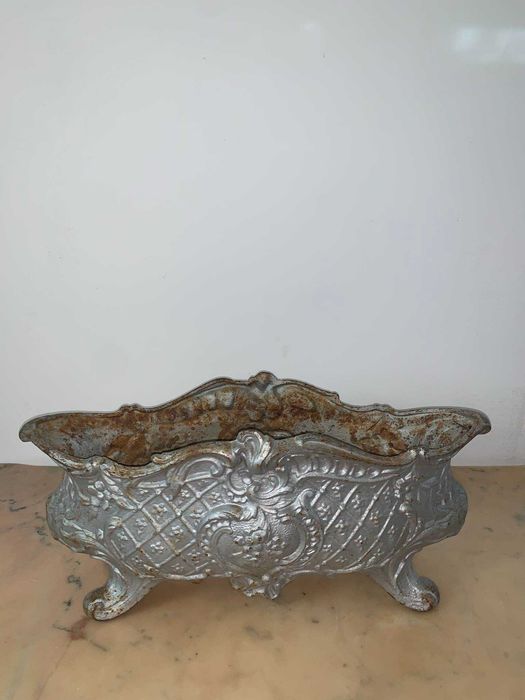 Set Jardaniera de gradina din fonta