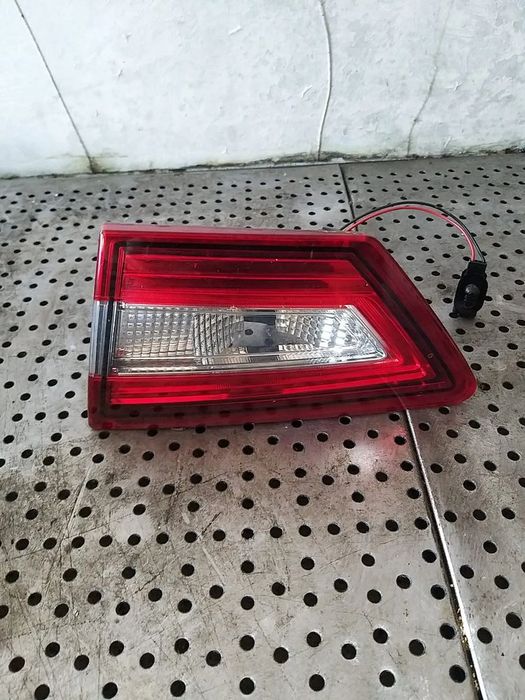 Stop tripla lampa dreapta haion renault clio 4 hatchback