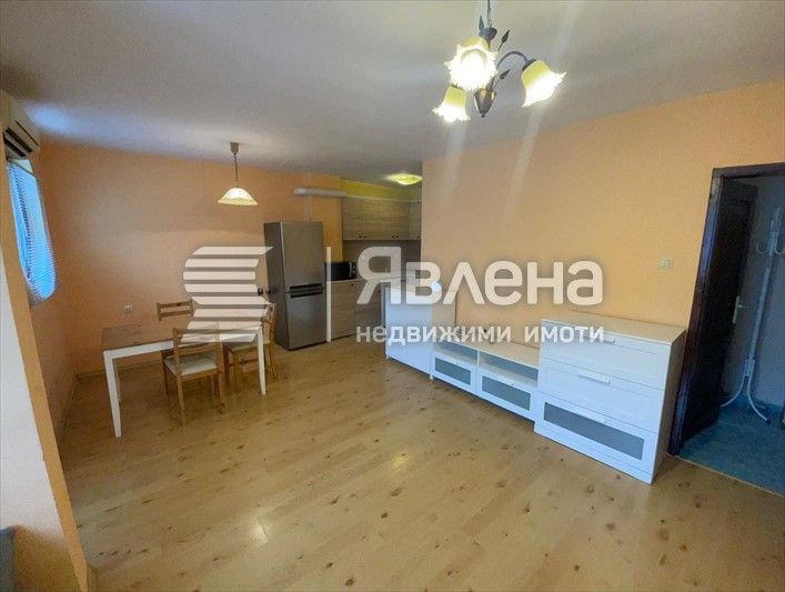 Дава се под наем Двустаен апартамент в Бургас, Лазур - 64 кв.м за 360 € - Снимка #1