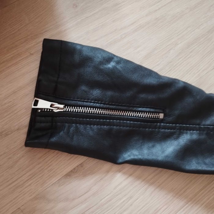 Черно кожено яке