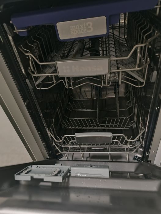 Продаю посудомоечную машину