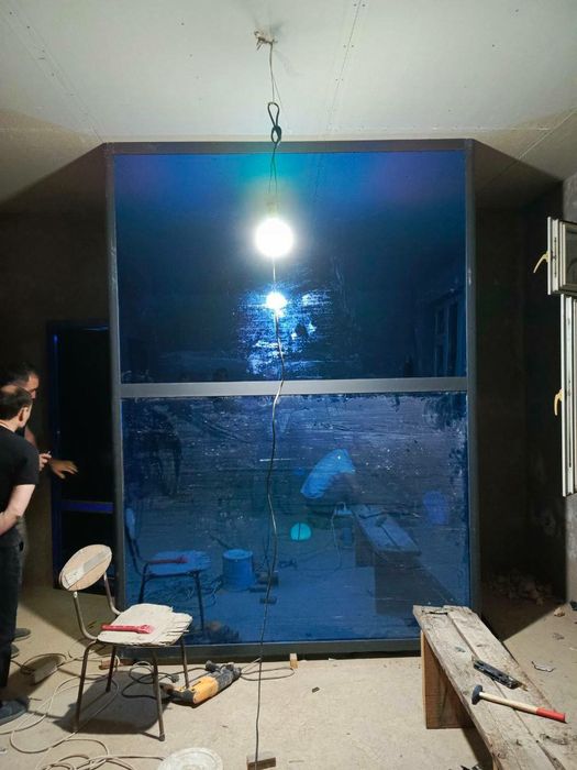 Akfa eshik rom vitrajla