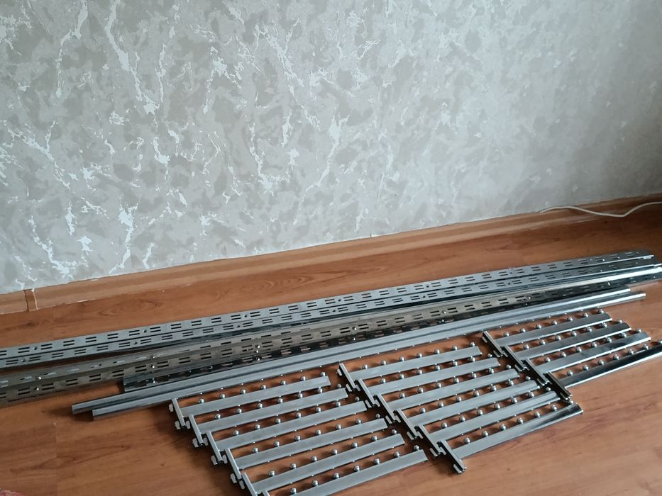 Кронштейны с креплением для бутика одежды