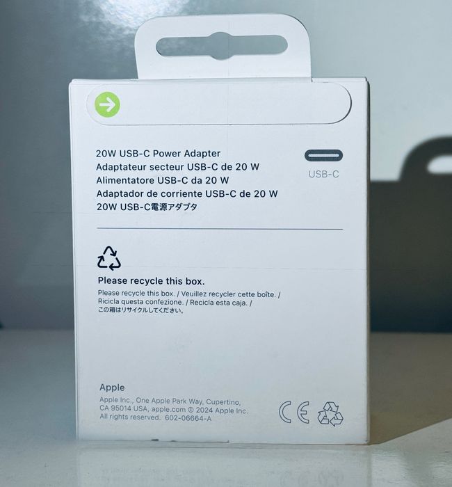 Apple adapter 20 W original. Адаптер для Айфона, оригинальный 100%