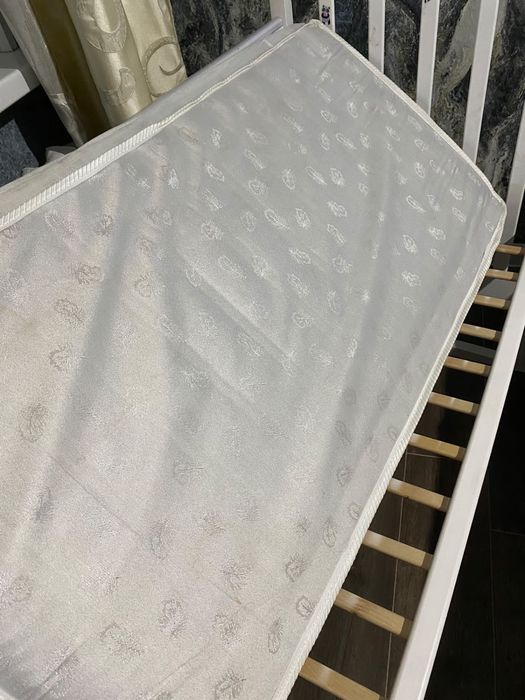 Продам манеж для малыша.