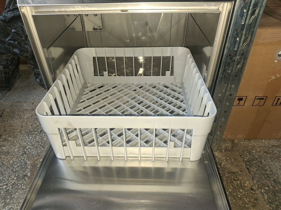 Чашомиална машина професионална WHIRLPOOL