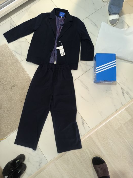 Продам костюм школьный