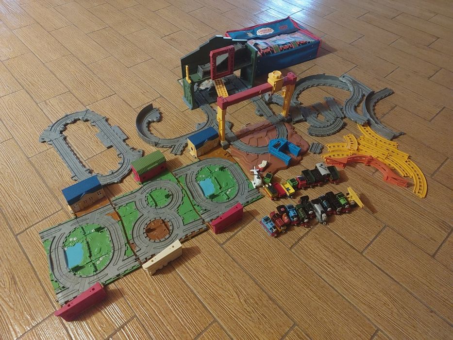 Gara/depou Thomas plus trenuri