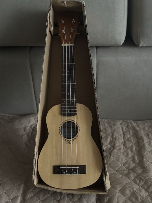 Продам укулеле Veston