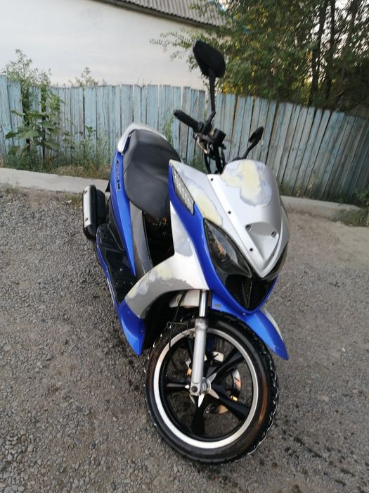 Продам скутер японец