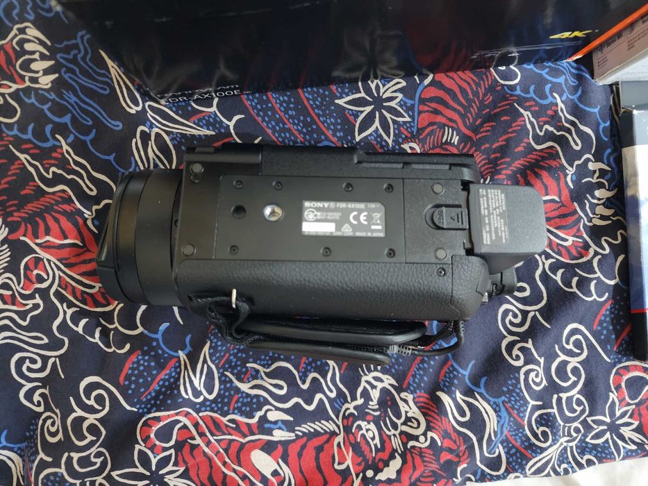 Sony FDR Ax100E видеокамера