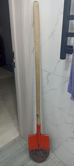 Штыковая лопата для дачи и огорода