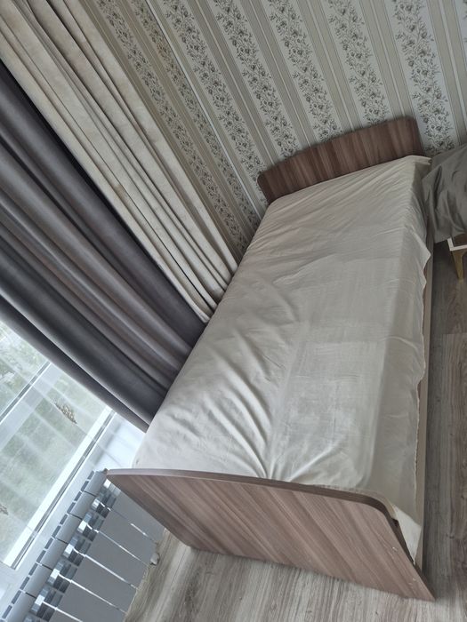 Продам кровать с матрасом