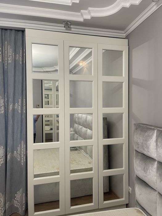 Шкафы зеркальные