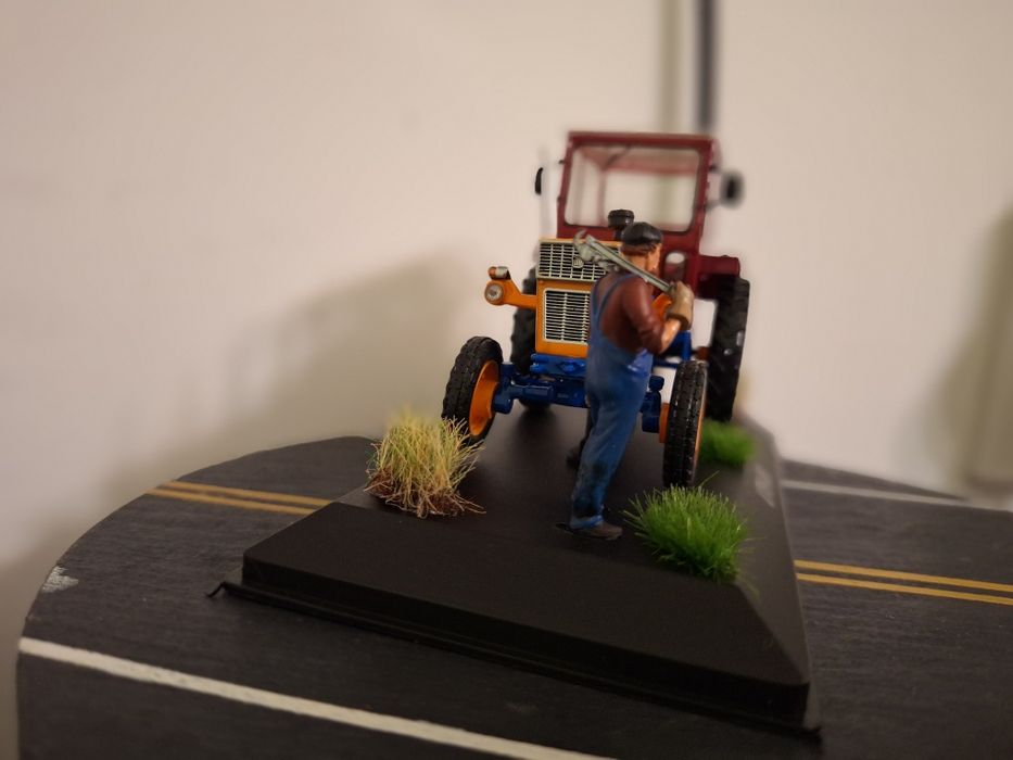 Utb 650 plus figurina