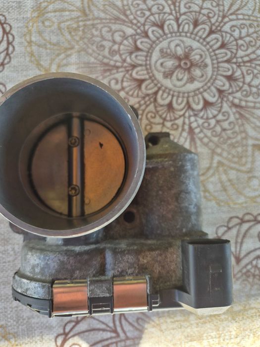 Дроселова клапа за Ауди А4 1.8 турбо 2003г.