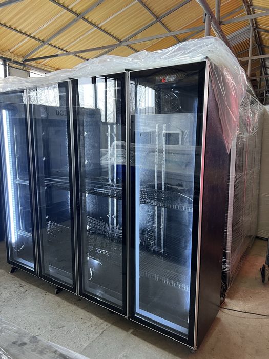 Vitrina frigorifica verticala cu 4 usi pentru sucuri sau flori