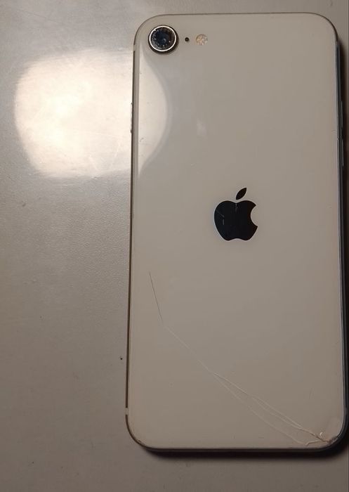 Продам айфон се2020