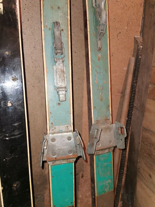 Шейна от соца и др. Виж снимките.