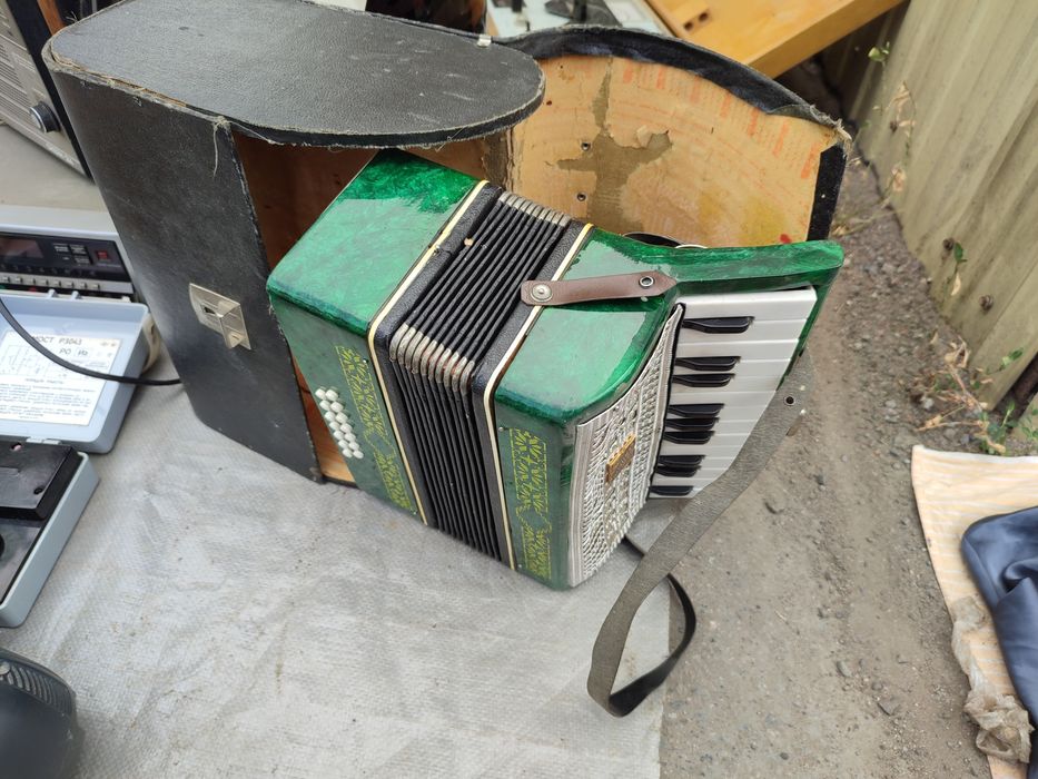 Продам гармошку, маленькую