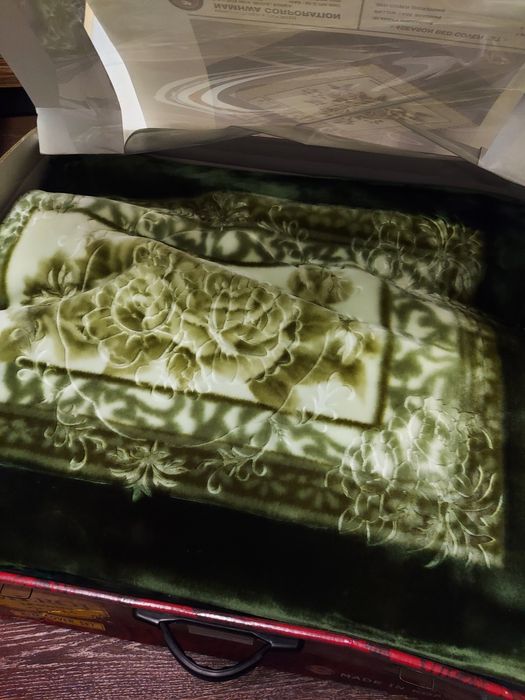 Плед, (покрывало) , две наволлчки