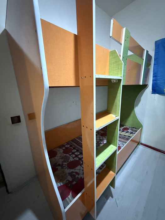 двухъярусная кровать