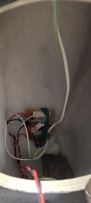 Boxe impecabile de 100W rms/8 Ohmi, sunet puternic și clar