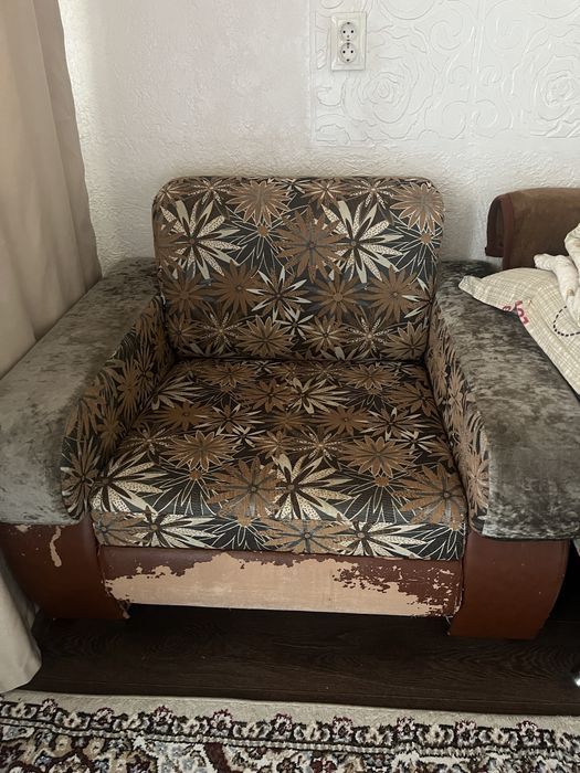 Продам раскладывающее кресло