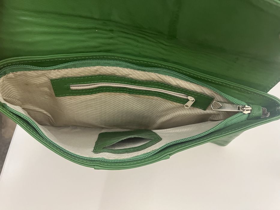 Clutch verde din piele