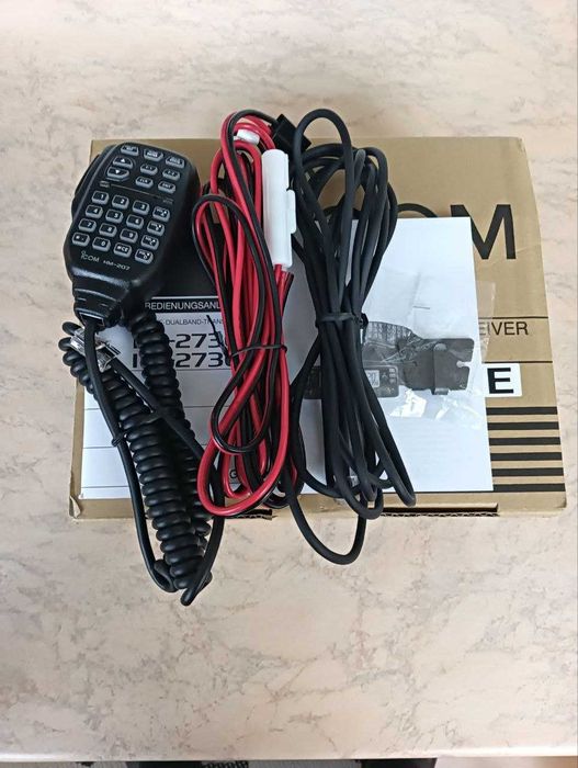 Продавам любителска радиостанция Icom IC-2730E