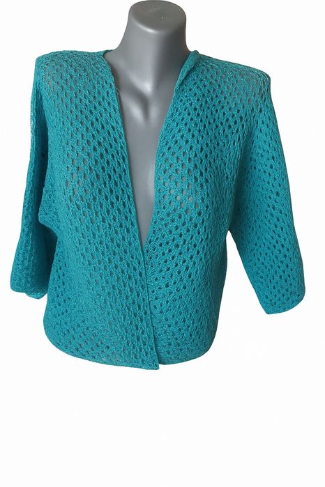 Ръчно плетена дамска жилетка