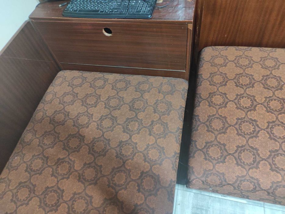 Два матрака с леглата