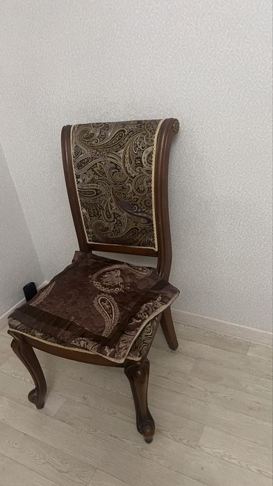 Продам диван и стулья