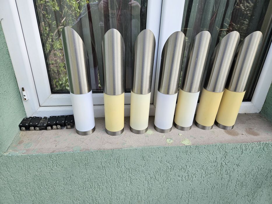 Lustra perete oblică